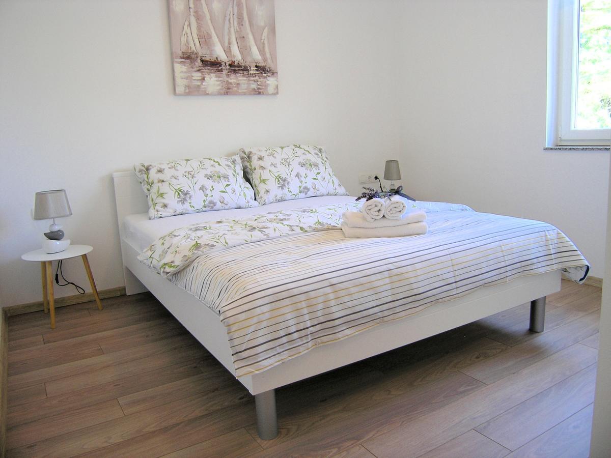 Apartman Danijel Кърк Екстериор снимка
