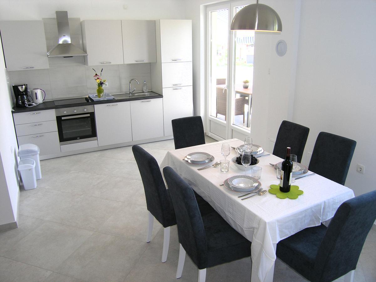 Apartman Danijel Кърк Екстериор снимка