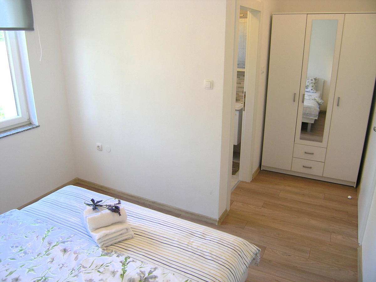 Apartman Danijel Кърк Екстериор снимка